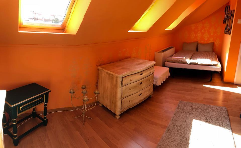 Tulipan Villa Panzio ソルノク エクステリア 写真